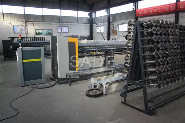 Hexagonal mesh machine