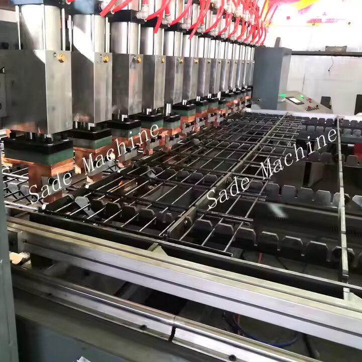 Middle Eastern Client Visits Our Factory to Inspect Double Wire Welding Mesh Machines, Highly Praises 868 and 656 Production Lines